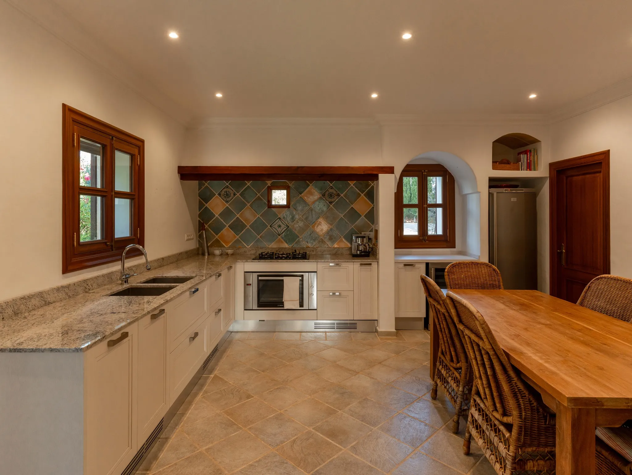 Exclusieve finca in een verhoogde positie: privacy, rust en tijdloze elegantie-6