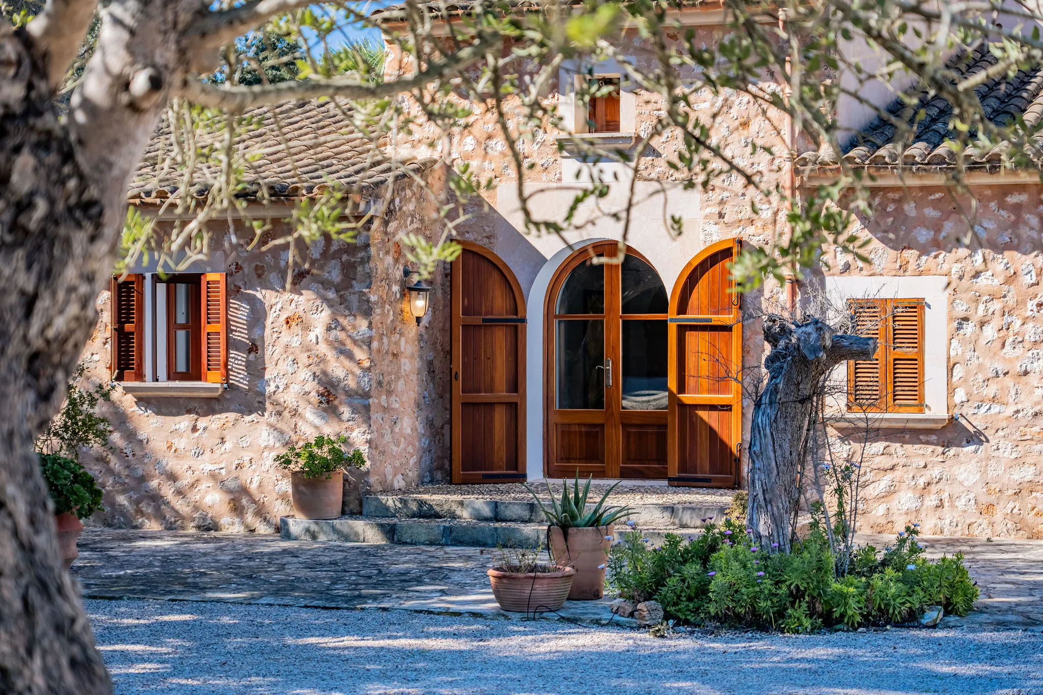 Finca exclusiva en ubicación elevada: privacidad, tranquilidad y elegancia atemporal-2