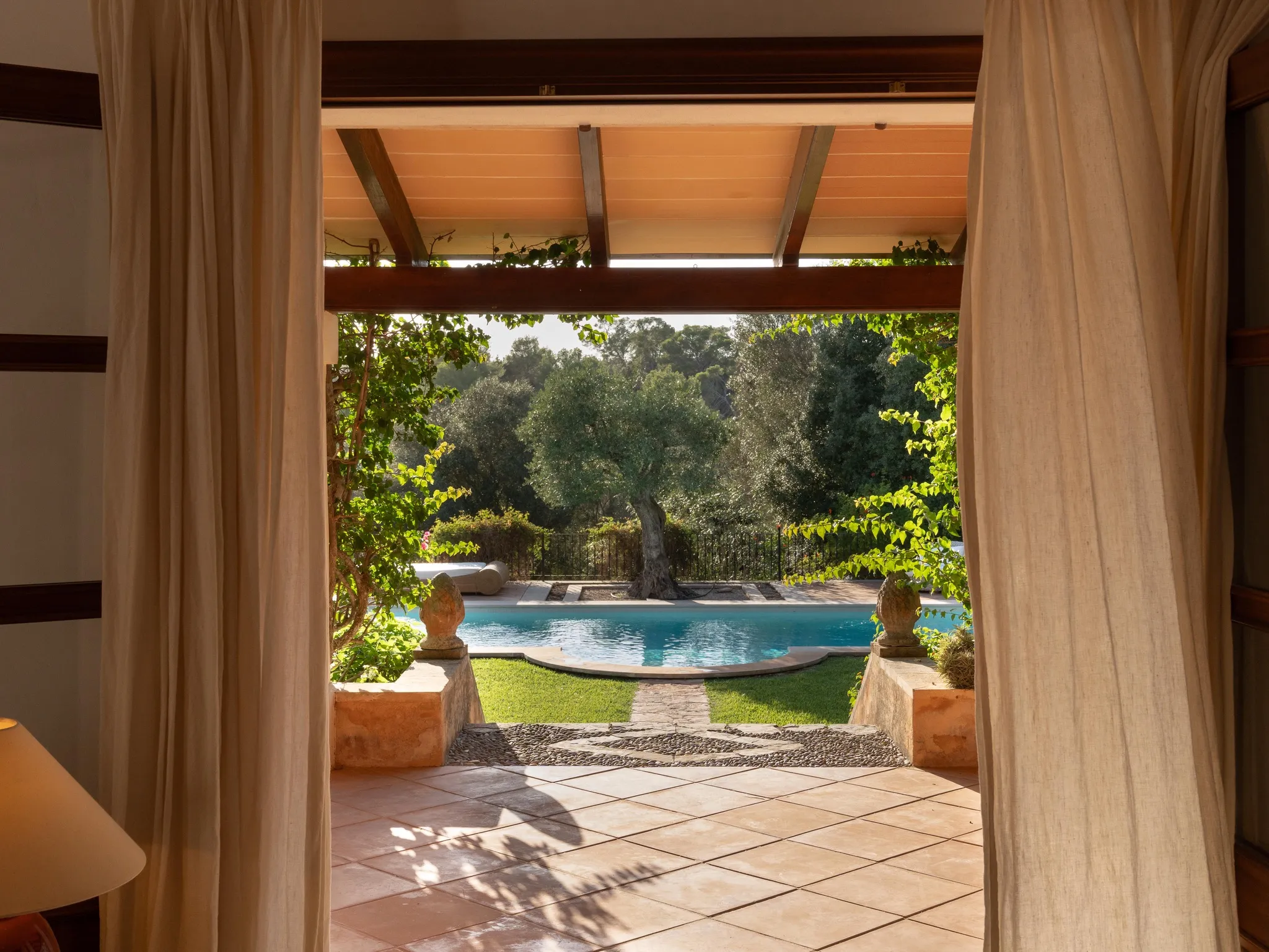 Finca exclusive en position élevée : intimité, tranquillité et élégance intemporelle-2