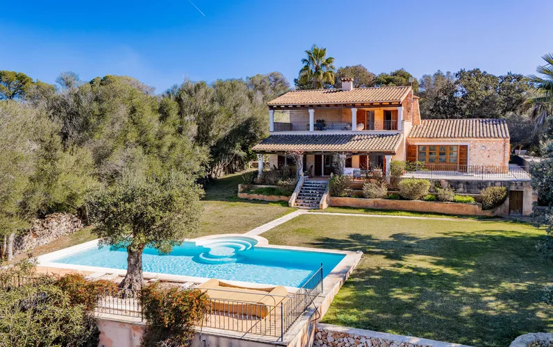 Эксклюзивная финка на возвышенности: уединение, спокойствие и элегантность вне времени