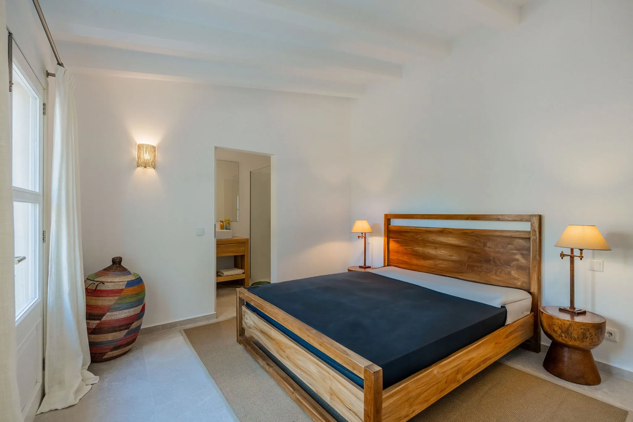 Finca exclusiva en ubicación elevada: privacidad, tranquilidad y elegancia atemporal-12