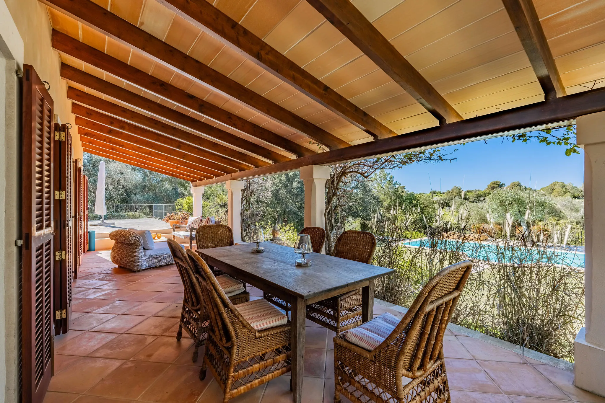 Finca exclusiva en ubicación elevada: privacidad, tranquilidad y elegancia atemporal-14