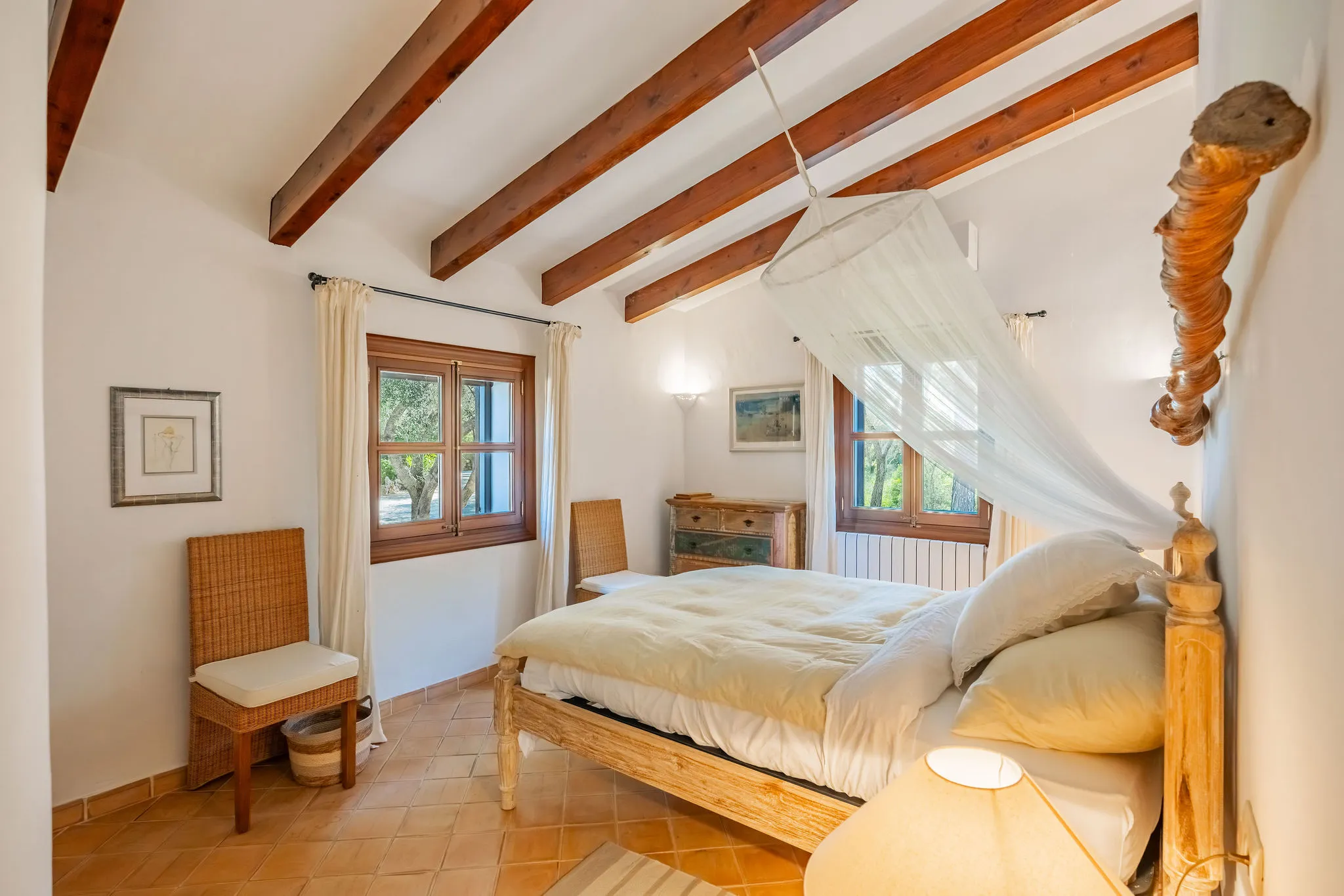 Finca exclusiva en ubicación elevada: privacidad, tranquilidad y elegancia atemporal-8