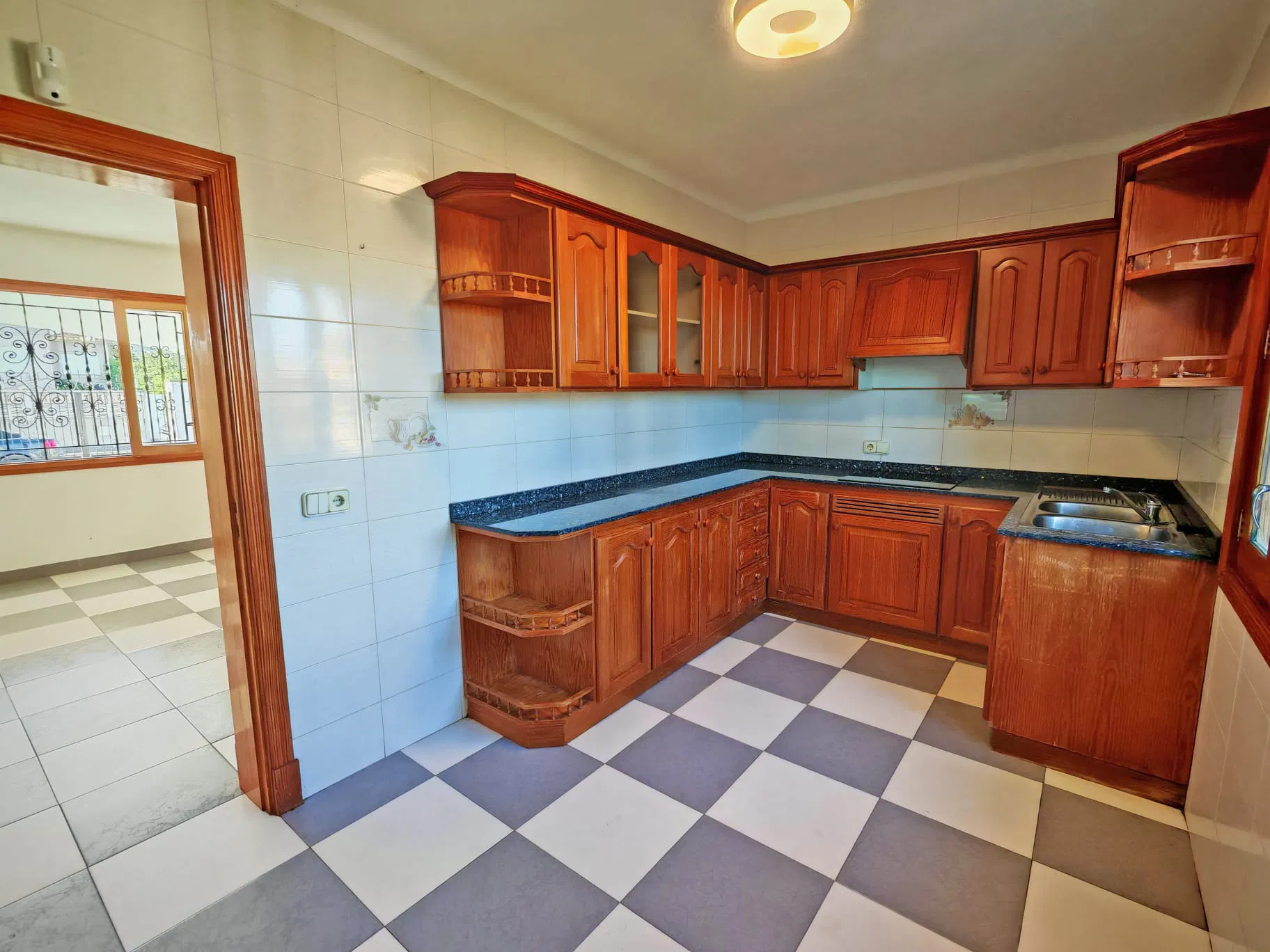 Bungalow med stor grund-5