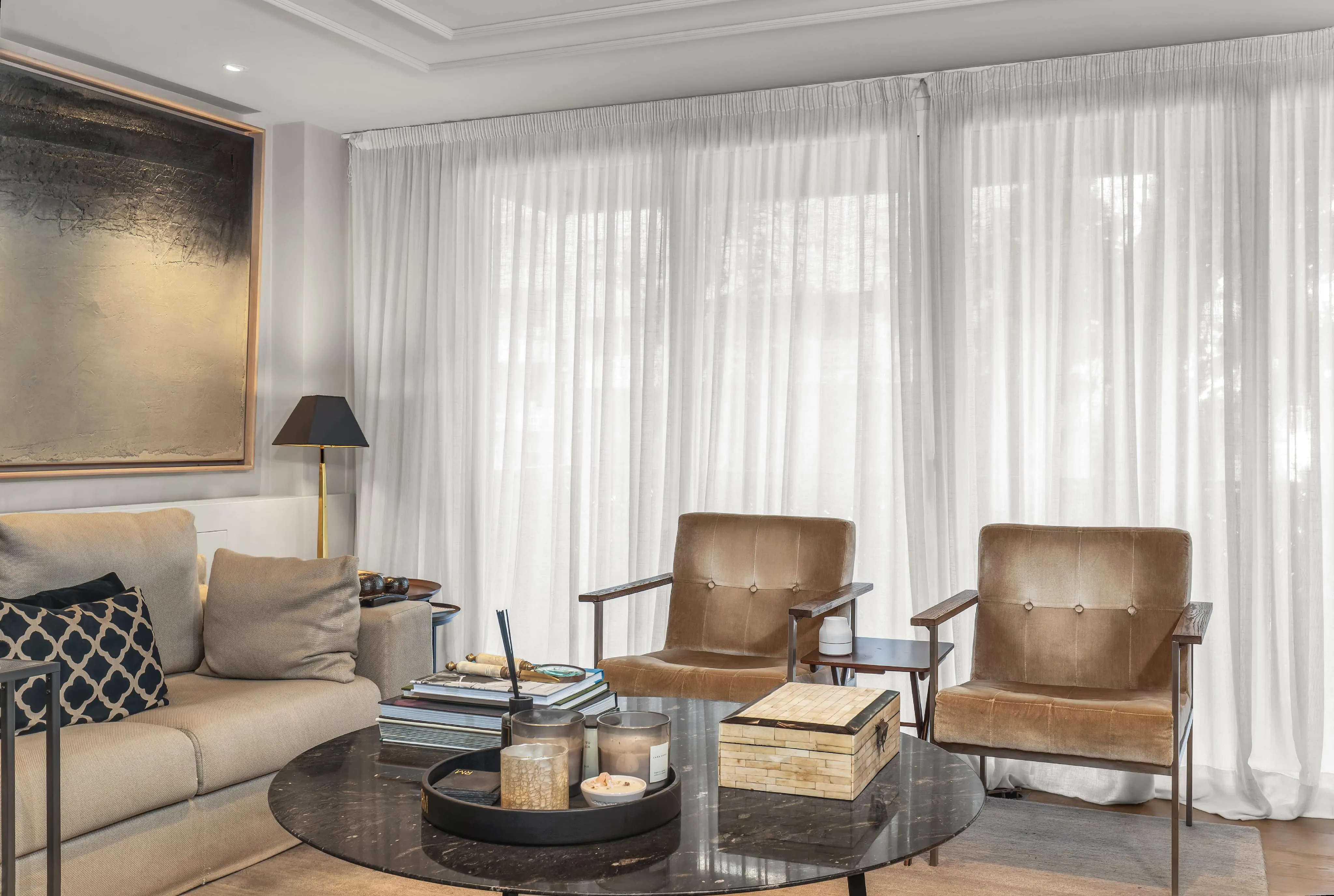 Amplio y elegante piso con mobiliario de diseño en exclusiva finca en el Paseo Maritimo-6