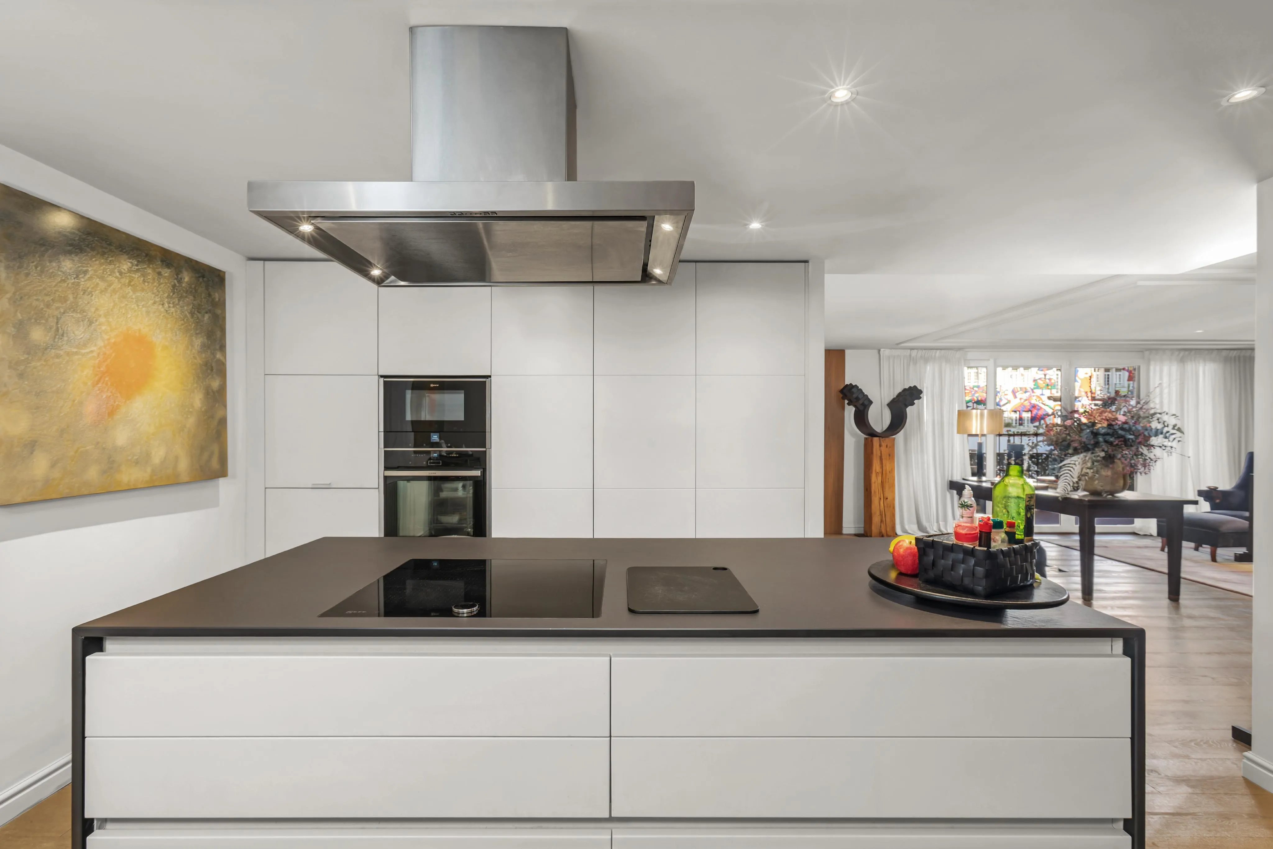 Spacious and elegant apartment with designer furniture in an exclusive building on the Paseo Maritimo-5