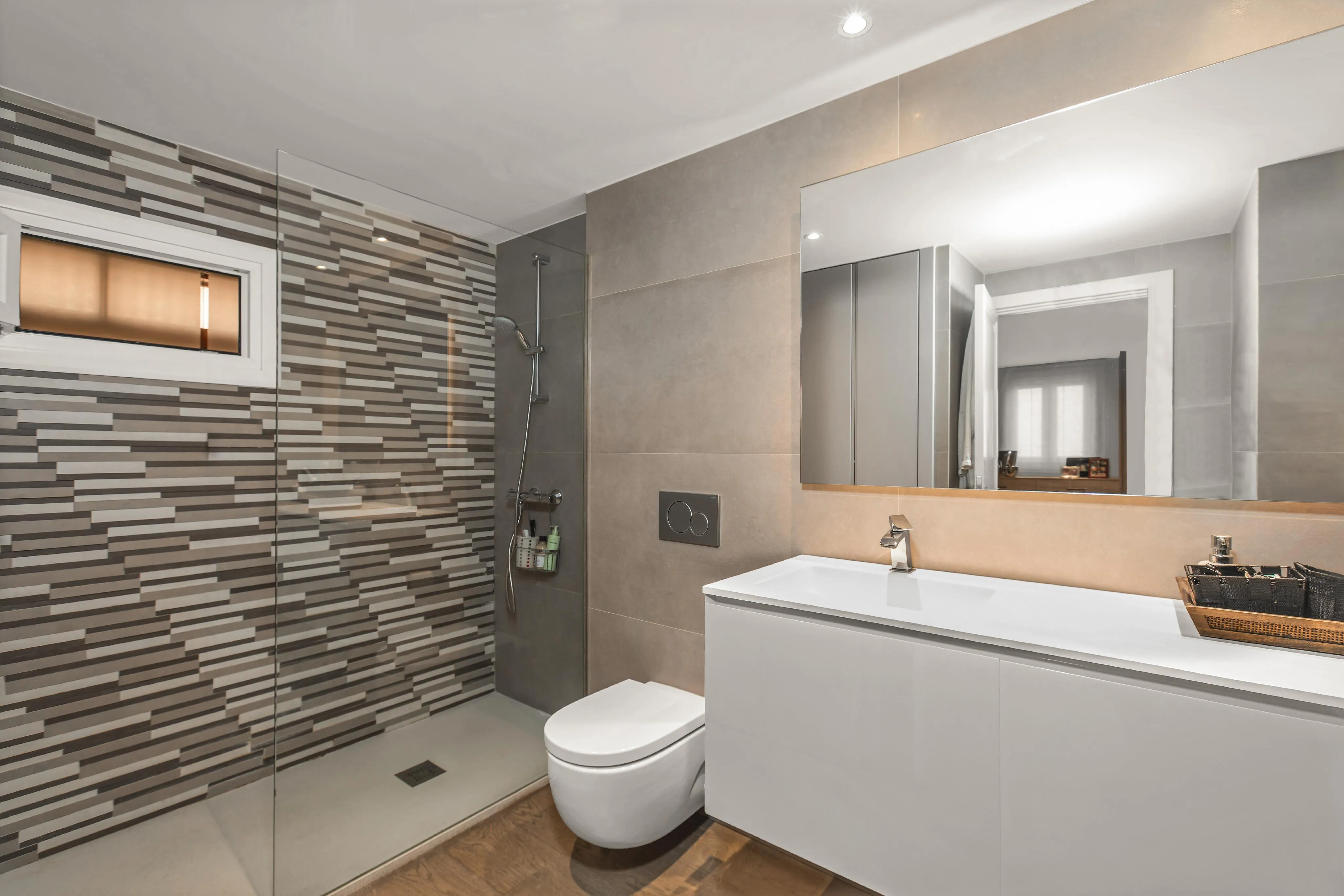 Spacious and elegant apartment with designer furniture in an exclusive building on the Paseo Maritimo-14