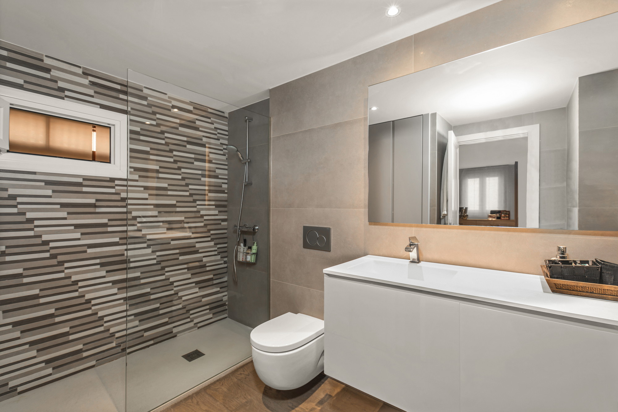 Spacious and elegant apartment with designer furniture in an exclusive building on the Paseo Maritimo-13