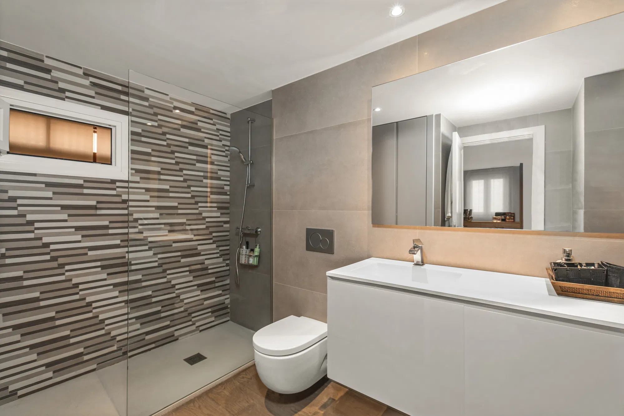 Spacious and elegant apartment with designer furniture in an exclusive building on the Paseo Maritimo-13