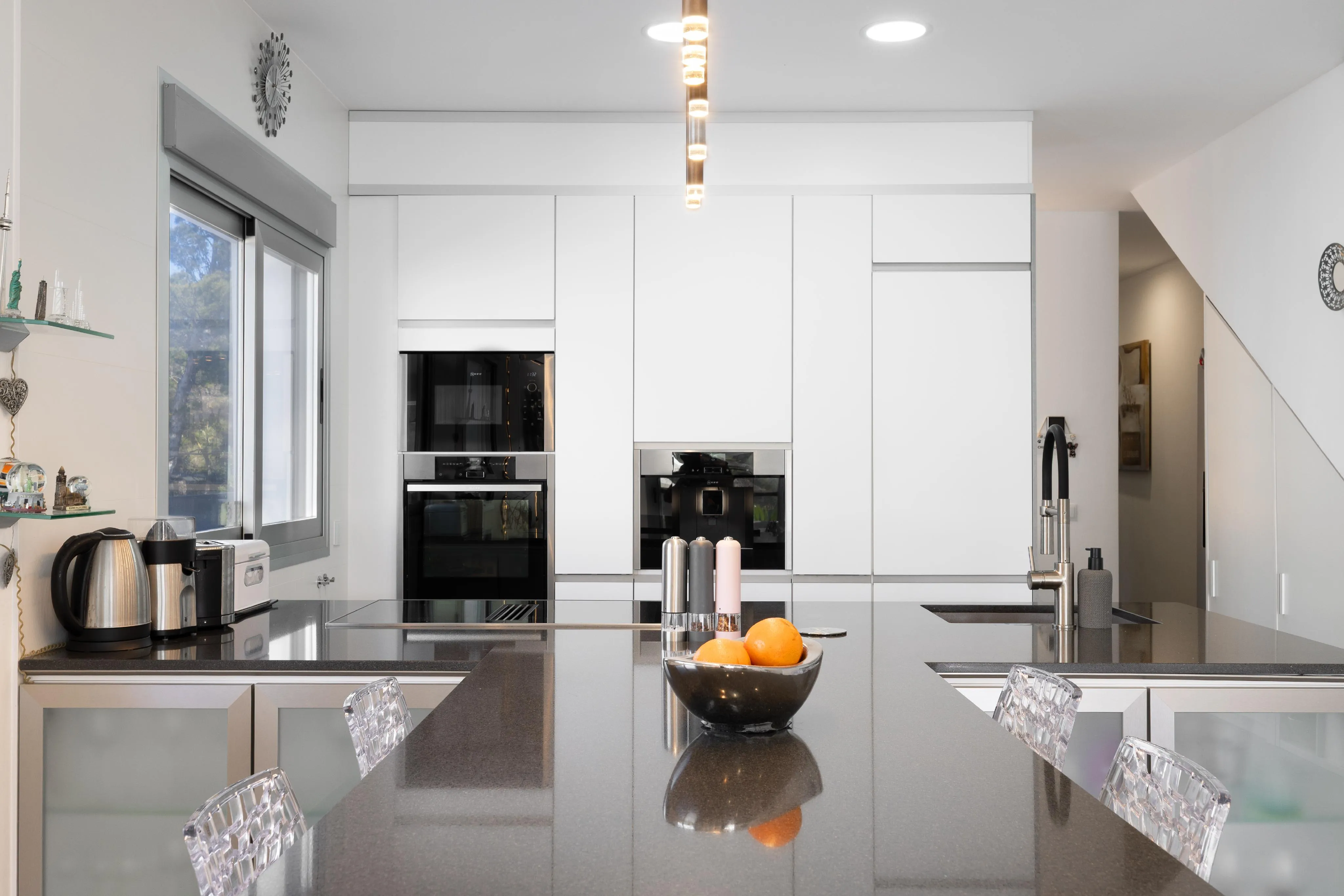 Pareado moderno con vistas al mar-6