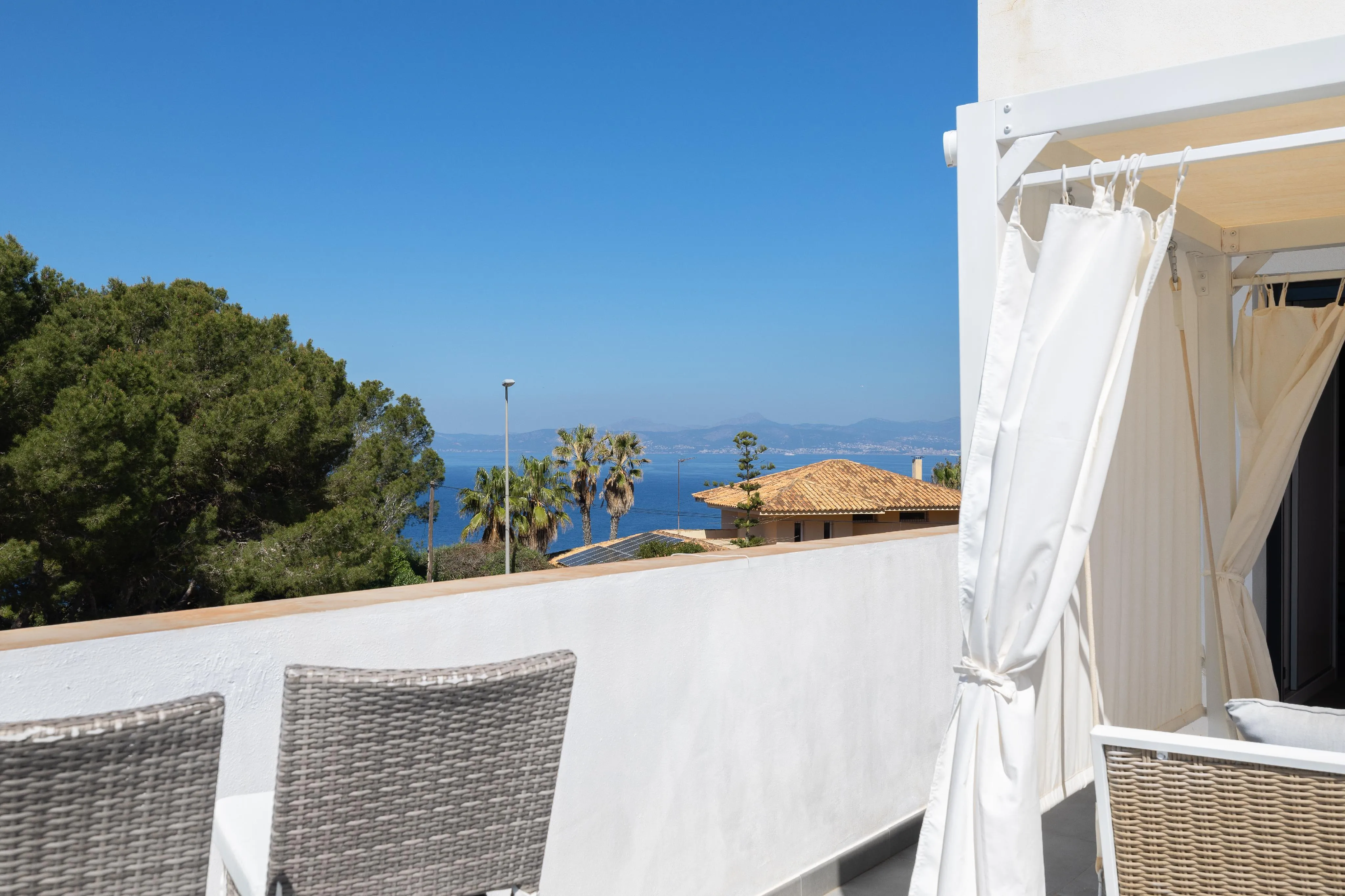 Modern semi-detached house with sea views-14