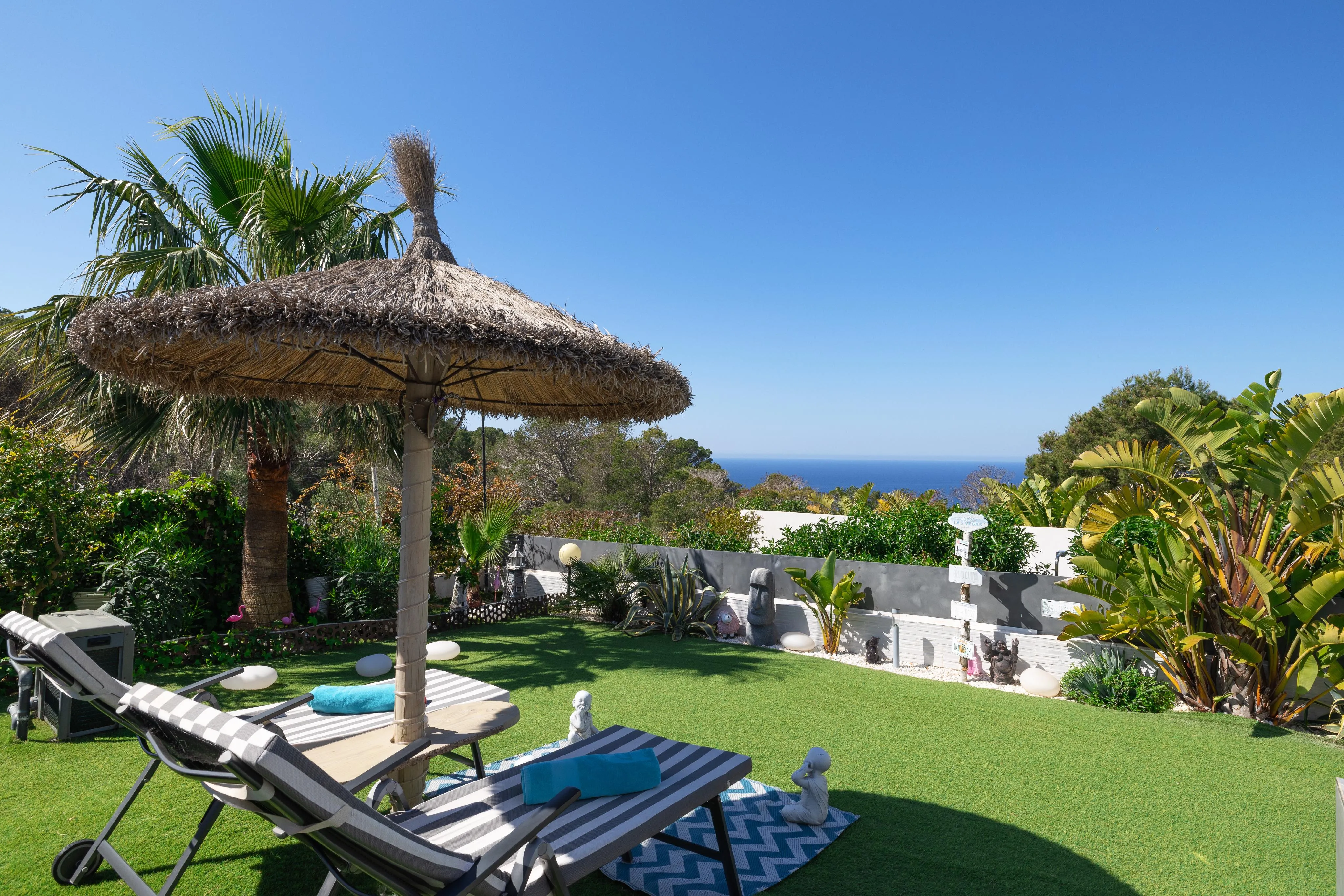 Modern halfvrijstaand huis met uitzicht op zee-1