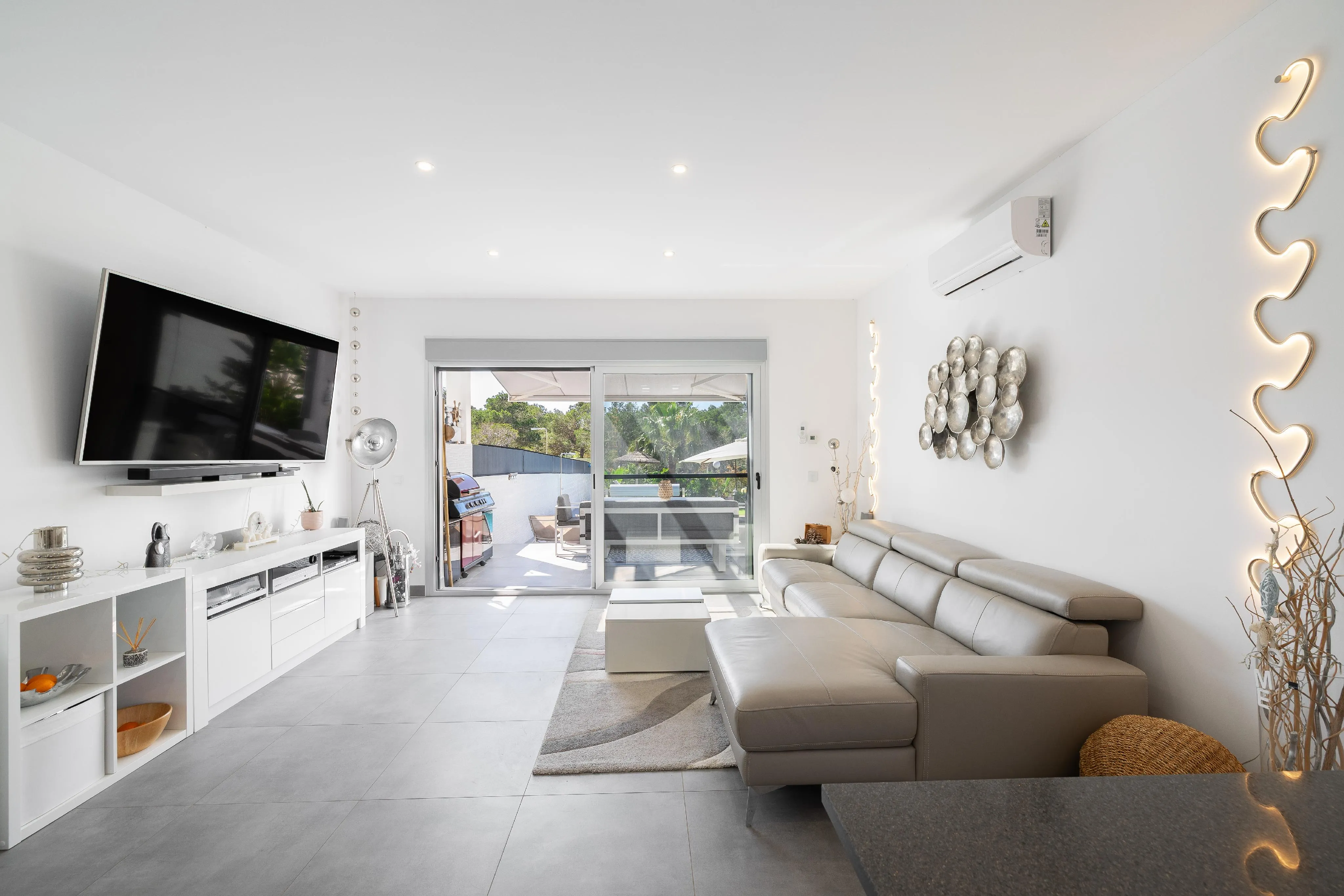 Modern semi-detached house with sea views-3