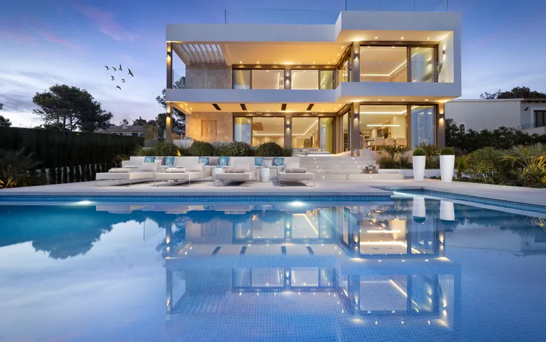 Smuk moderne villa med panoramaudsigt over havet i Nova Santa Ponsa