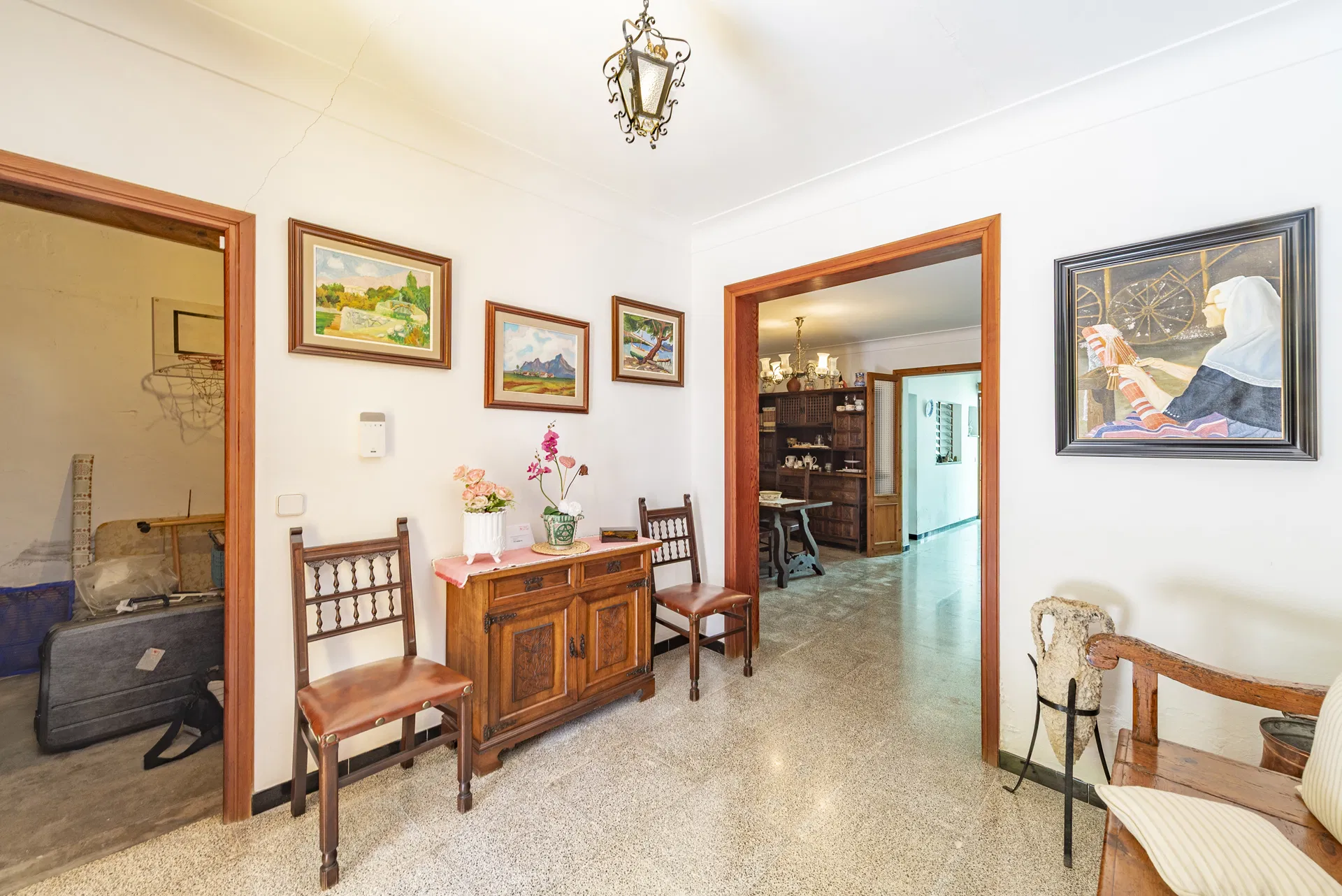 Discover the outstanding potential of this charming townhouse in Pollensa, Mallorca-6