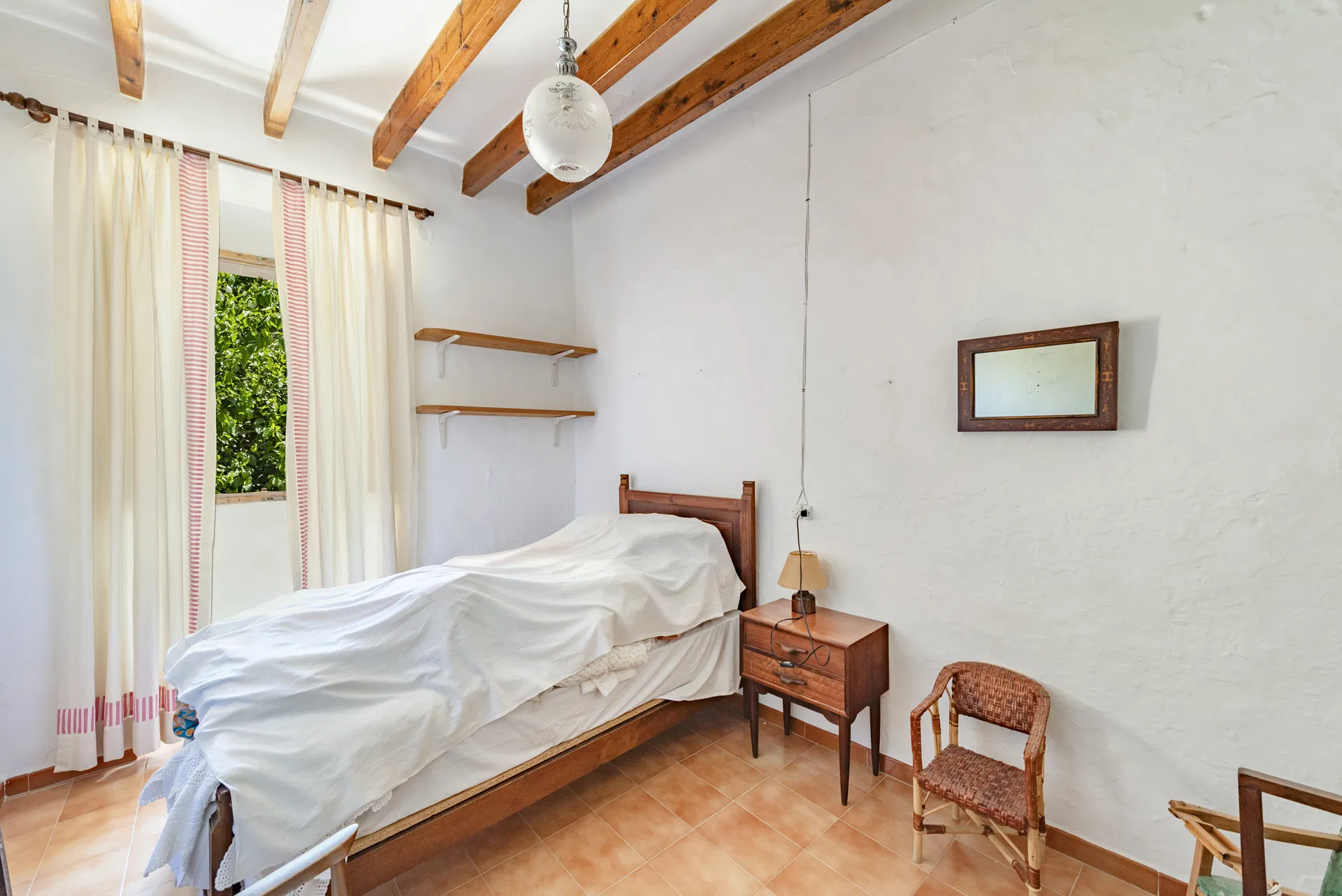 Discover the outstanding potential of this charming townhouse in Pollensa, Mallorca-19