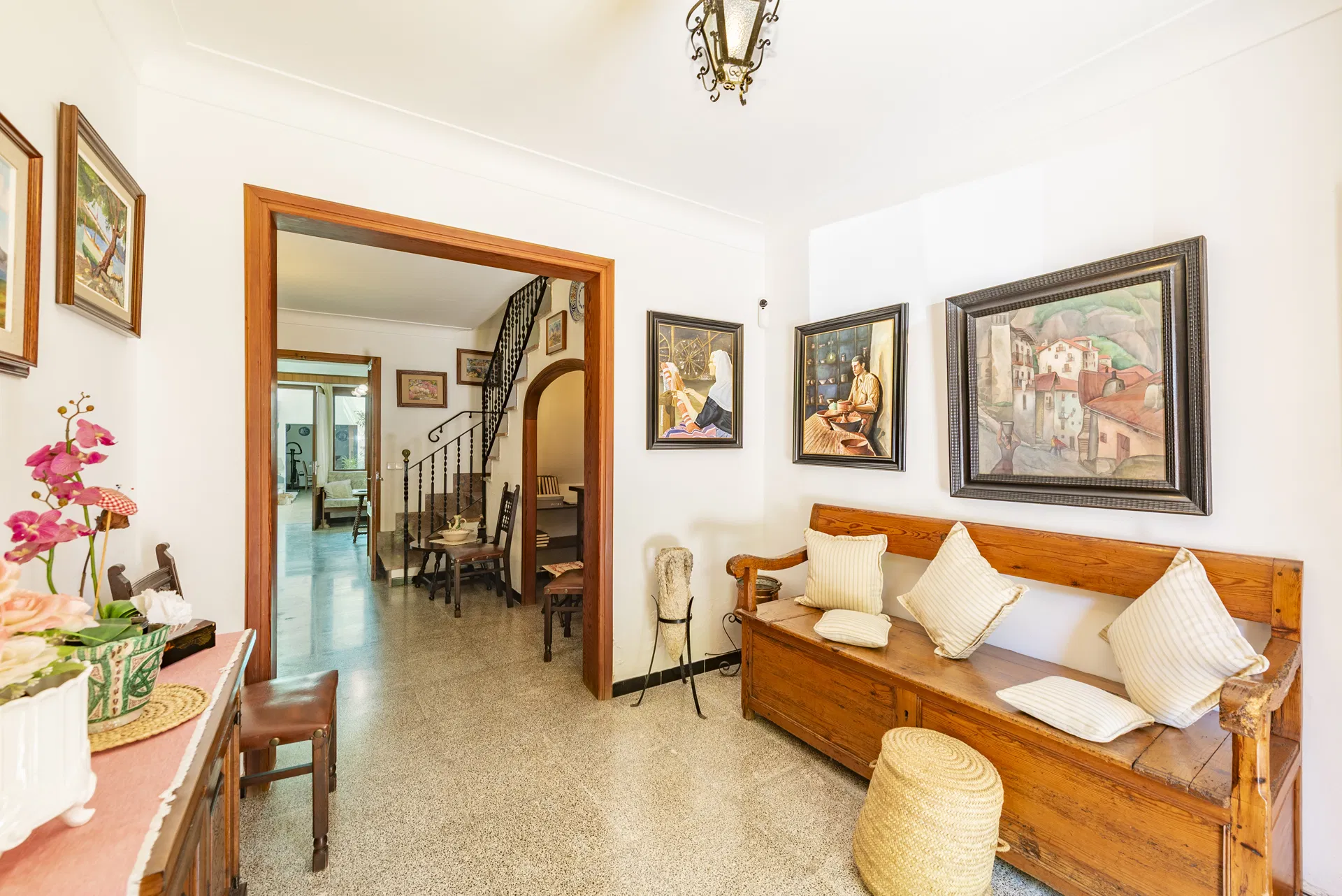 Discover the outstanding potential of this charming townhouse in Pollensa, Mallorca-1