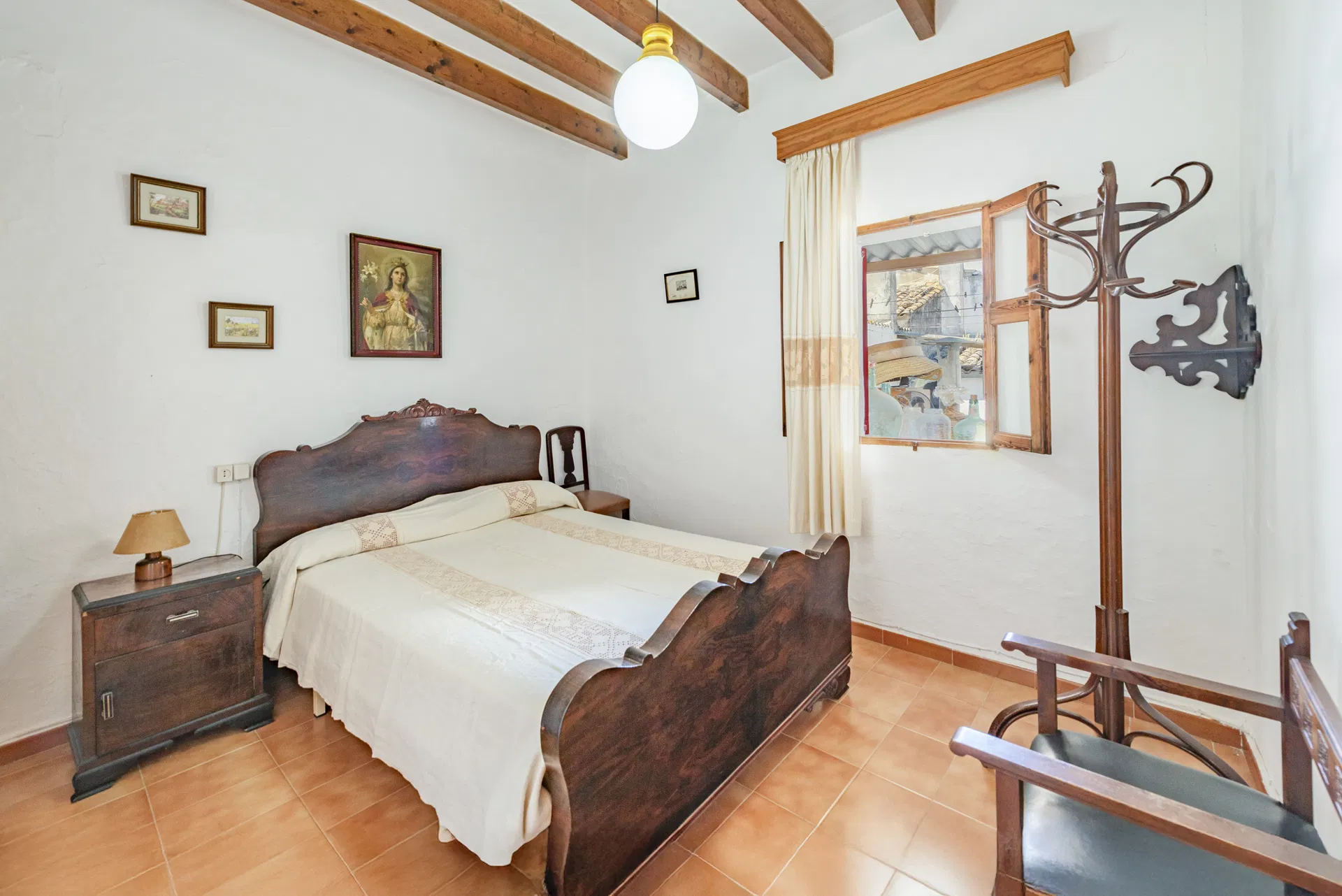 Discover the outstanding potential of this charming townhouse in Pollensa, Mallorca-15