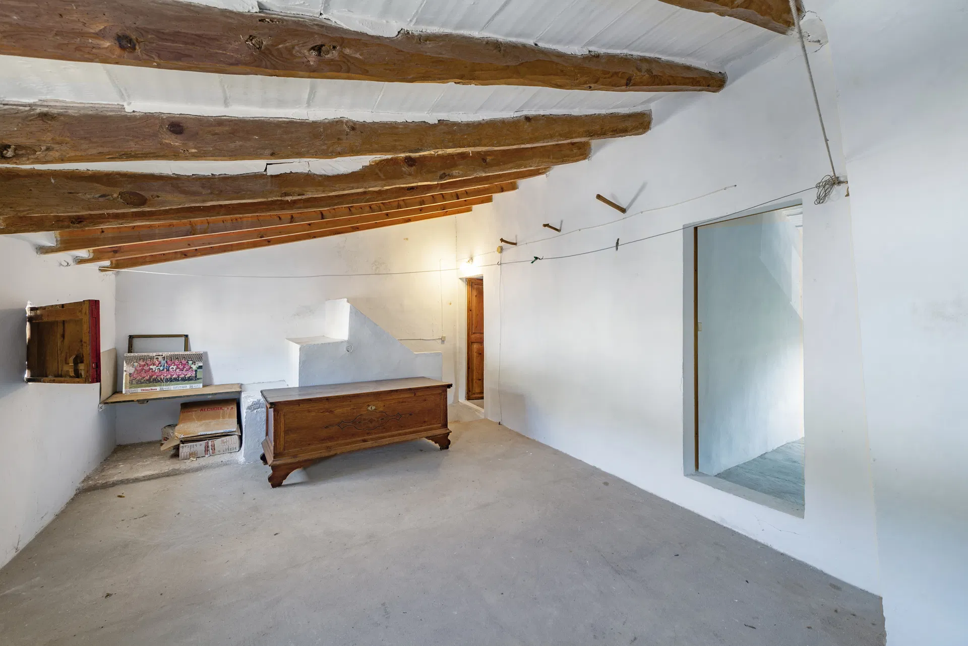Discover the outstanding potential of this charming townhouse in Pollensa, Mallorca-23