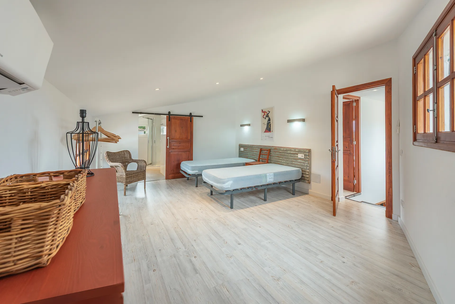 Conjunto de dos villas con licencia, su negocio de alquiler vacacional listo para funcionar en Puerto Pollensa-16