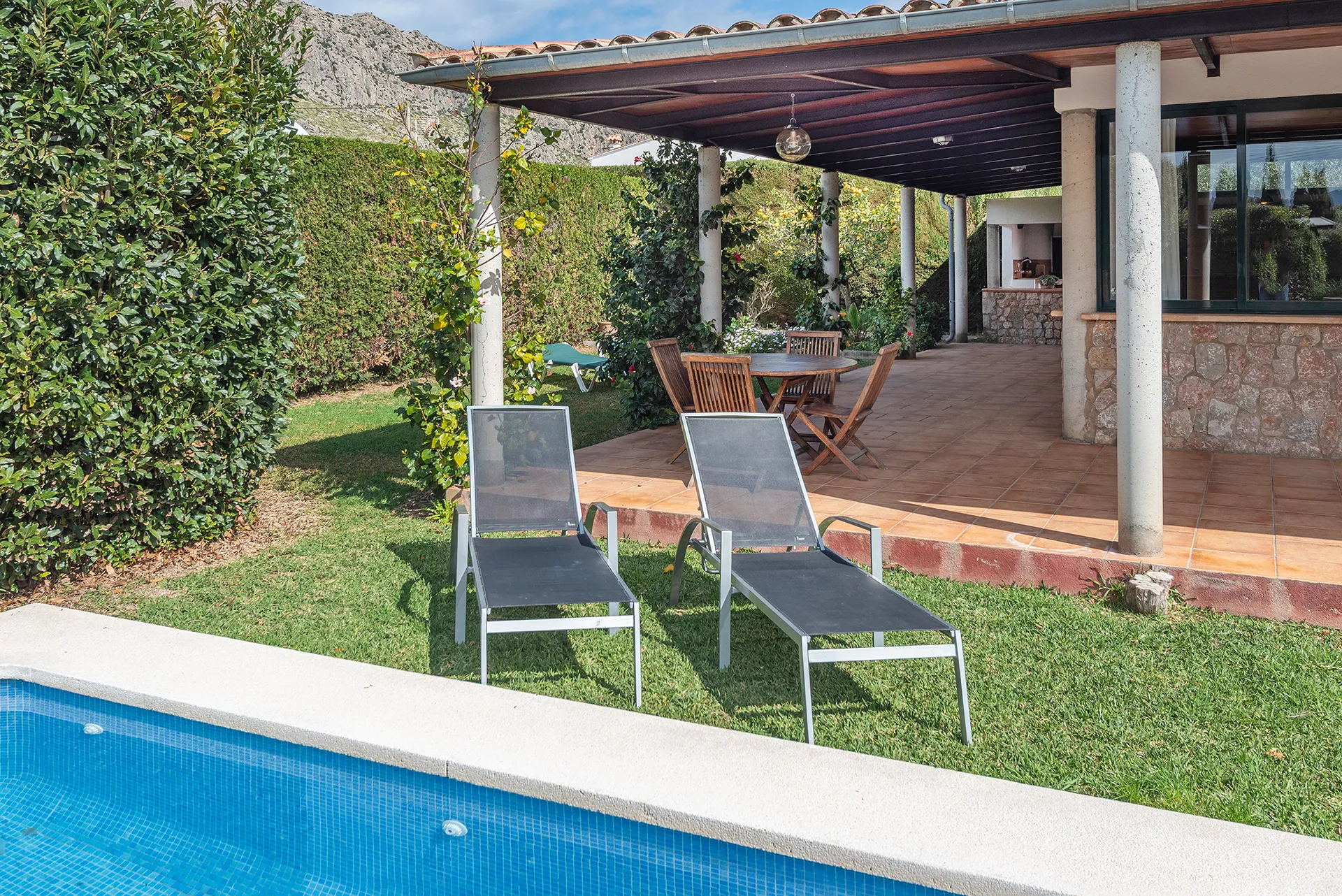 Conjunto de dos villas con licencia, su negocio de alquiler vacacional listo para funcionar en Puerto Pollensa-23