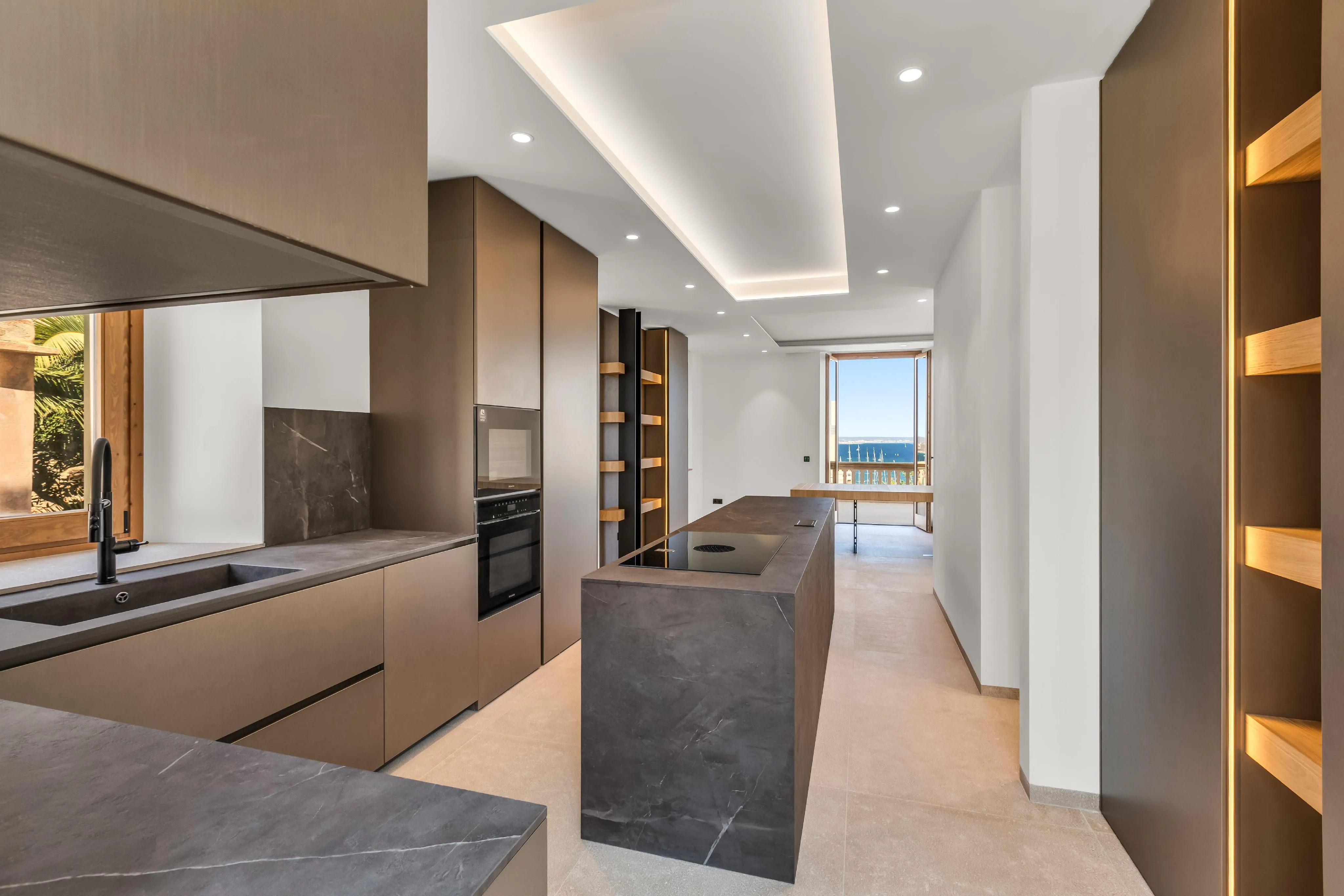 Un palazzo moderno con storia e lusso a Terreno-3