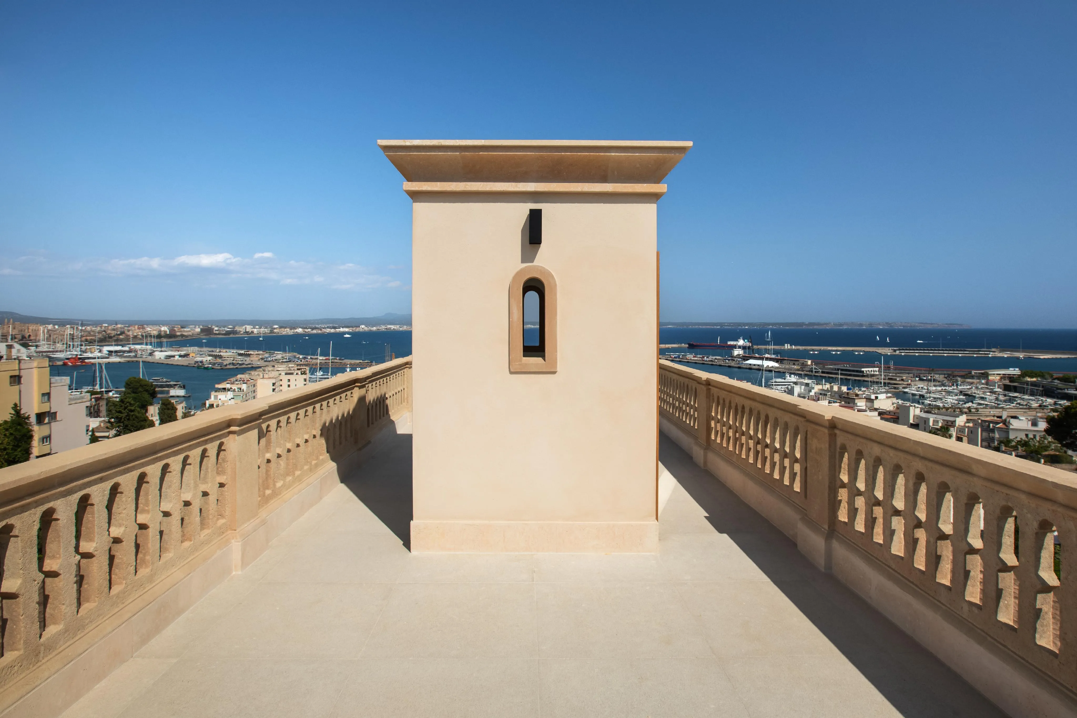 Un palazzo moderno con storia e lusso a Terreno-15