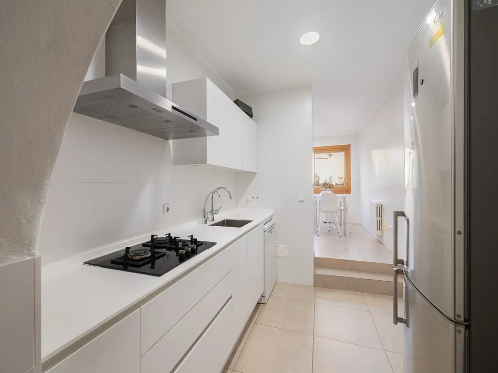 Проект реконструкции: Просторная квартира в величественном здании с фантастическим садом и потенциалом-8