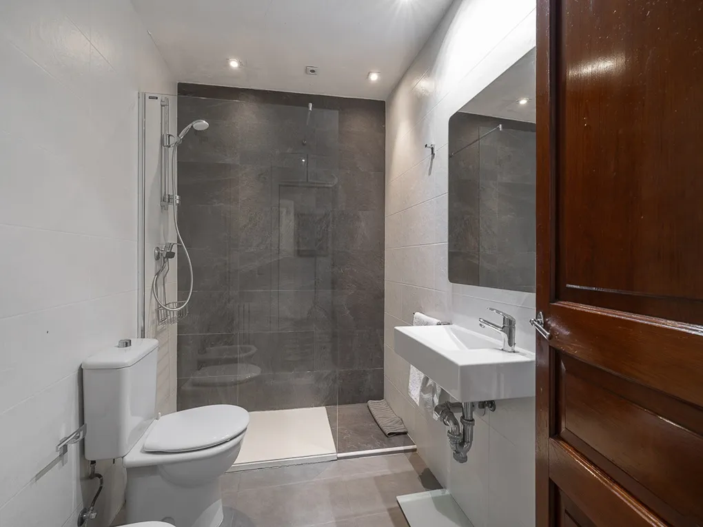 Projekt renowacji: przestronne mieszkanie w okazałym budynku z fantastycznym ogrodem i potencjałem-10