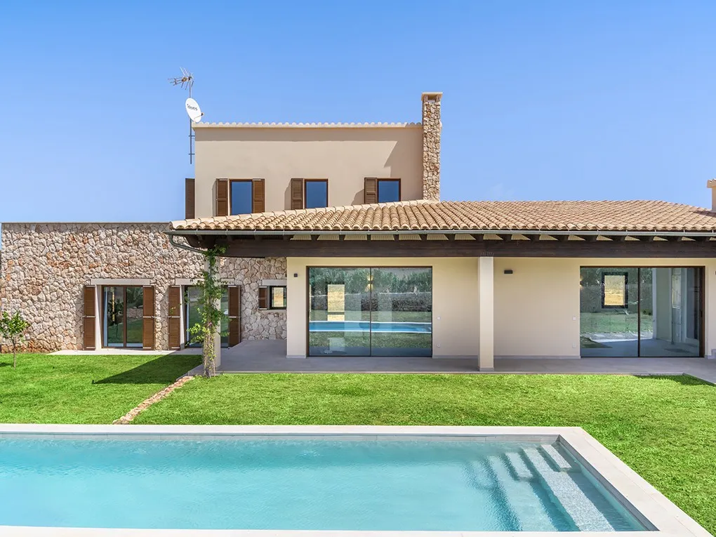 Innovadora finca de nova construcció prop de Ses Salines-2