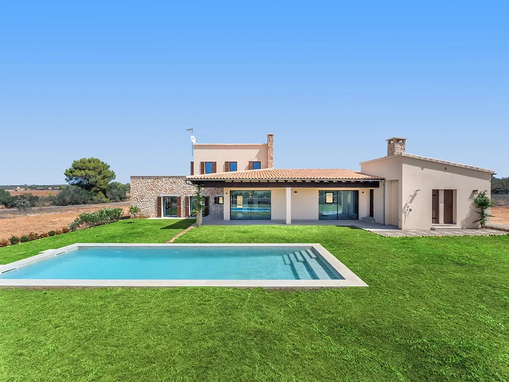 Innovadora finca de nova construcció prop de Ses Salines-1