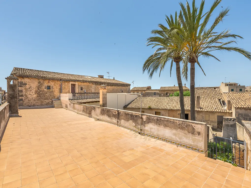 Impressive town palace in the heart of Campos-16