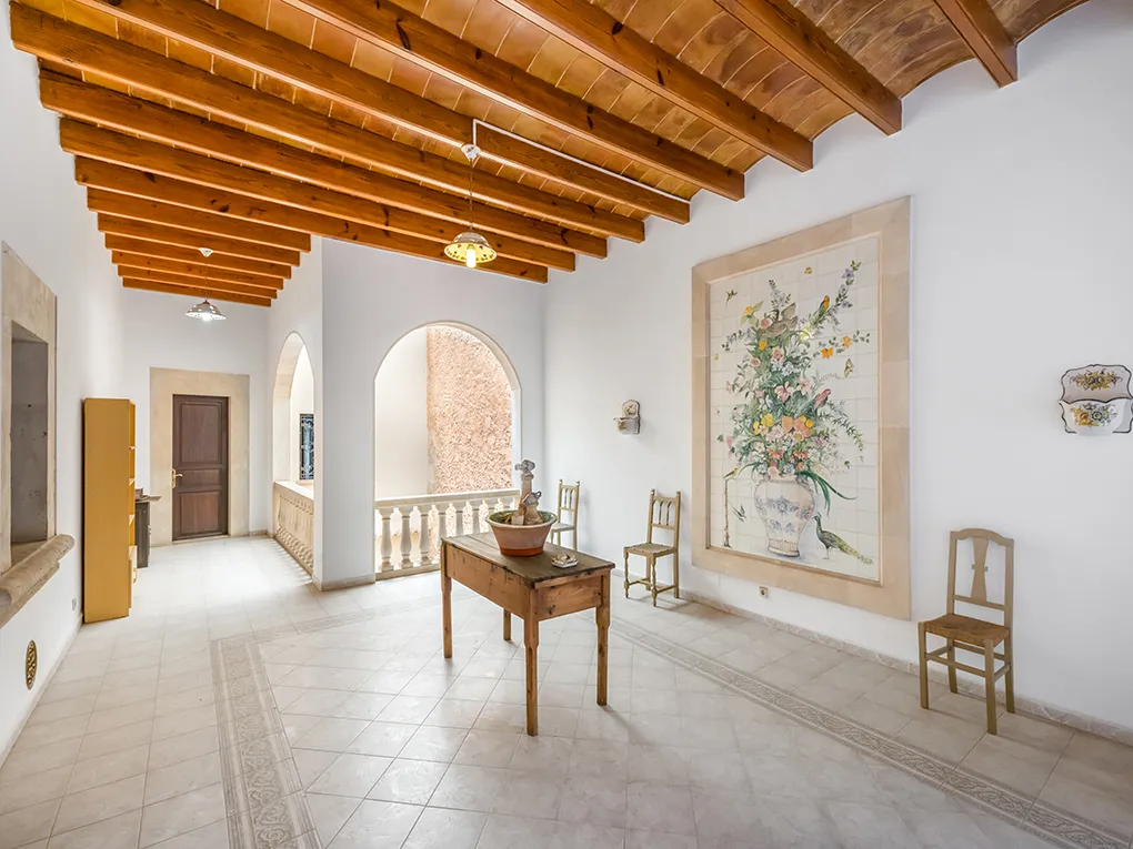 Impressive town palace in the heart of Campos-15