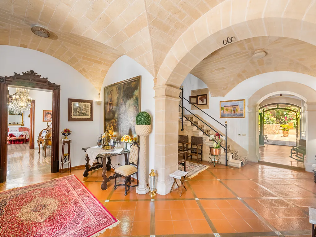 Indrukwekkend stadspaleis in het hart van Campos-5