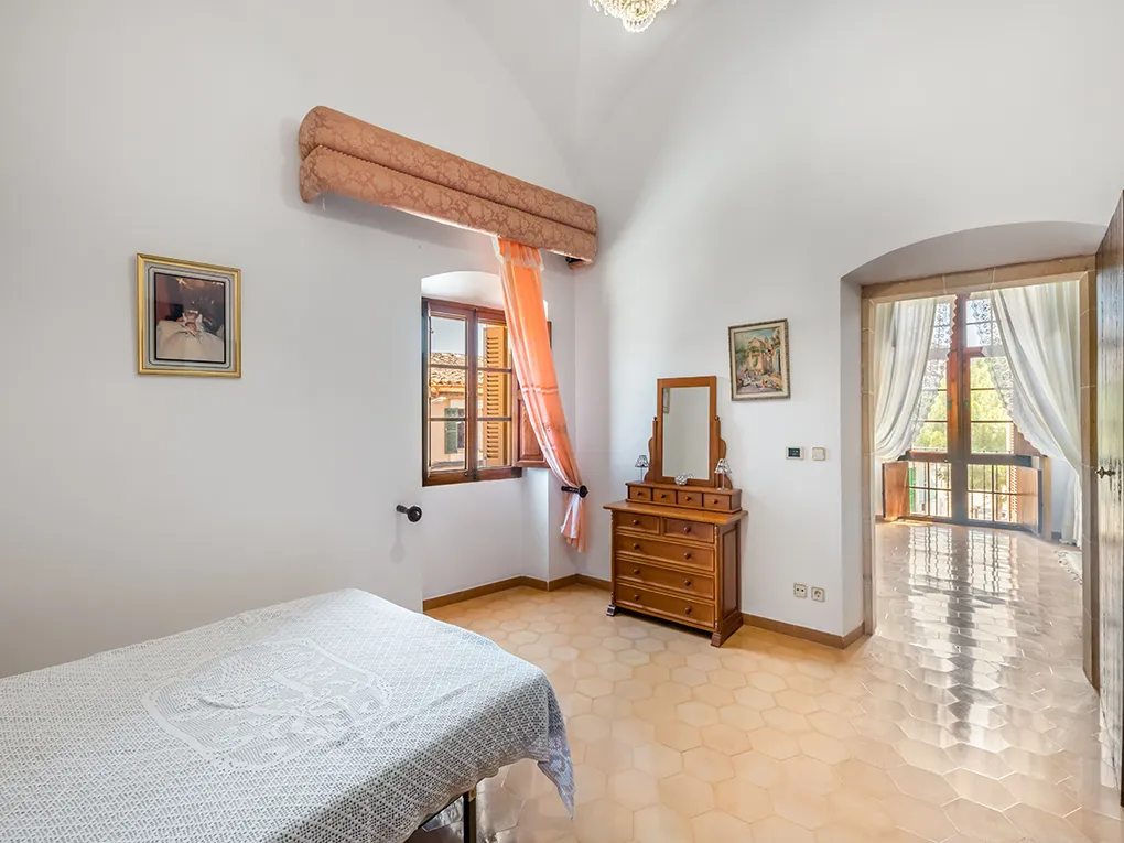 Indrukwekkend stadspaleis in het hart van Campos-13