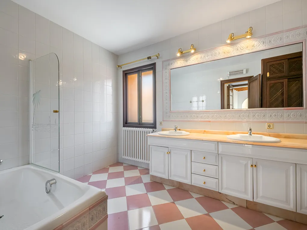 Indrukwekkend stadspaleis in het hart van Campos-14