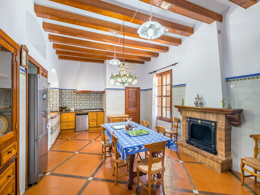 Impressive town palace in the heart of Campos-10