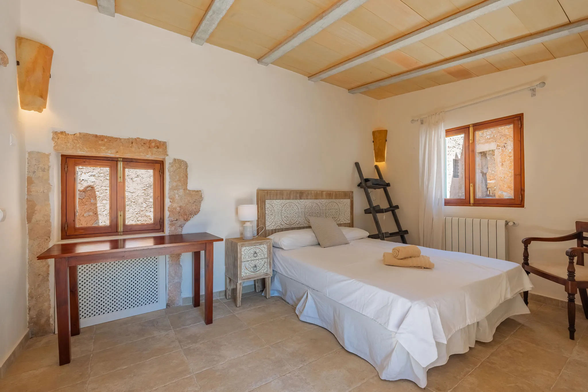 Finca ensemble with panoramic views near Santanyí-14