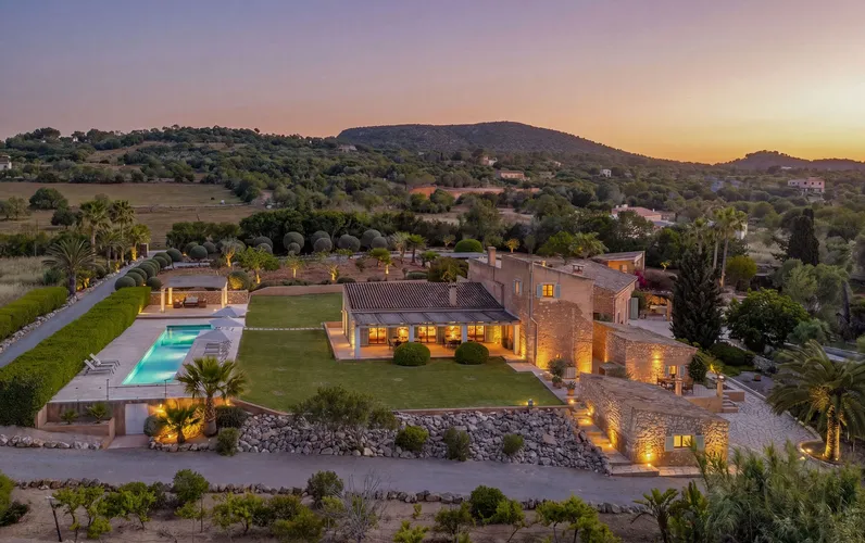 Finca ensemble with panoramic views near Santanyí