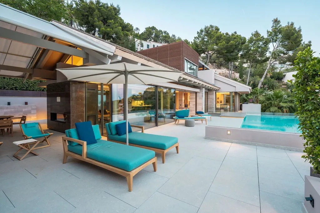 Contemporary sea view villa in Son Vida-4