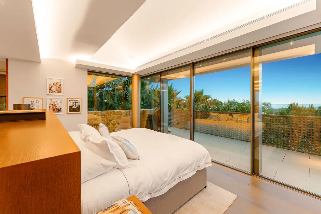 Contemporary sea view villa in Son Vida-11