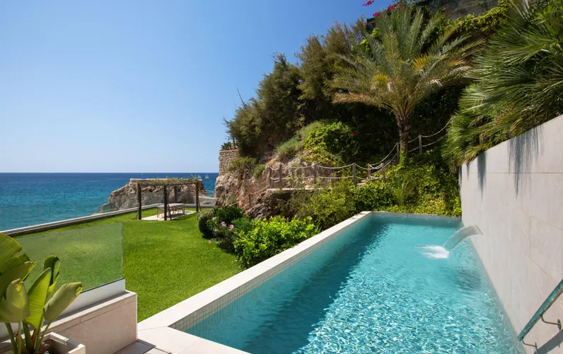 Un été dans un appartement duplex de luxe moderne en première ligne de mer