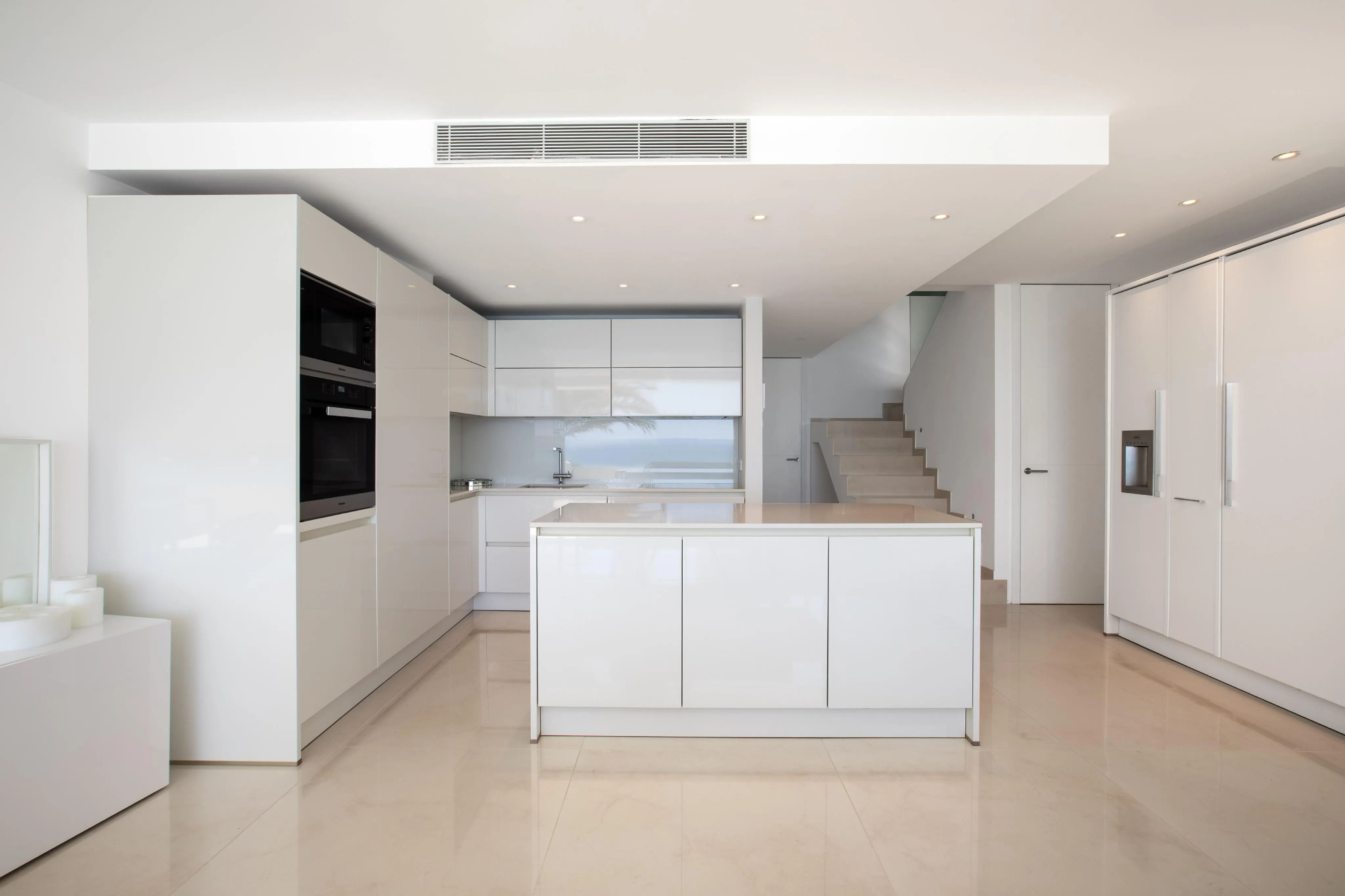 Un été dans un appartement duplex de luxe moderne en première ligne de mer-9