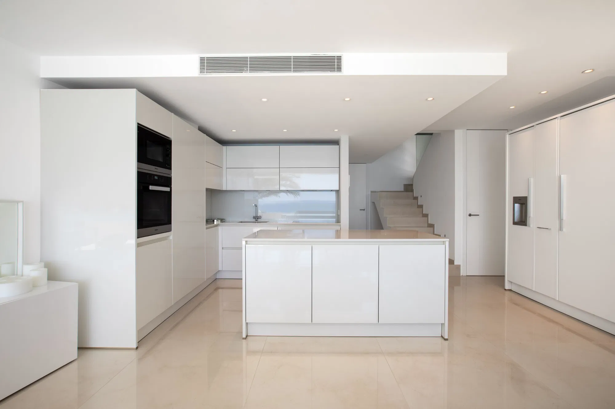 Un été dans un appartement duplex de luxe moderne en première ligne de mer-9