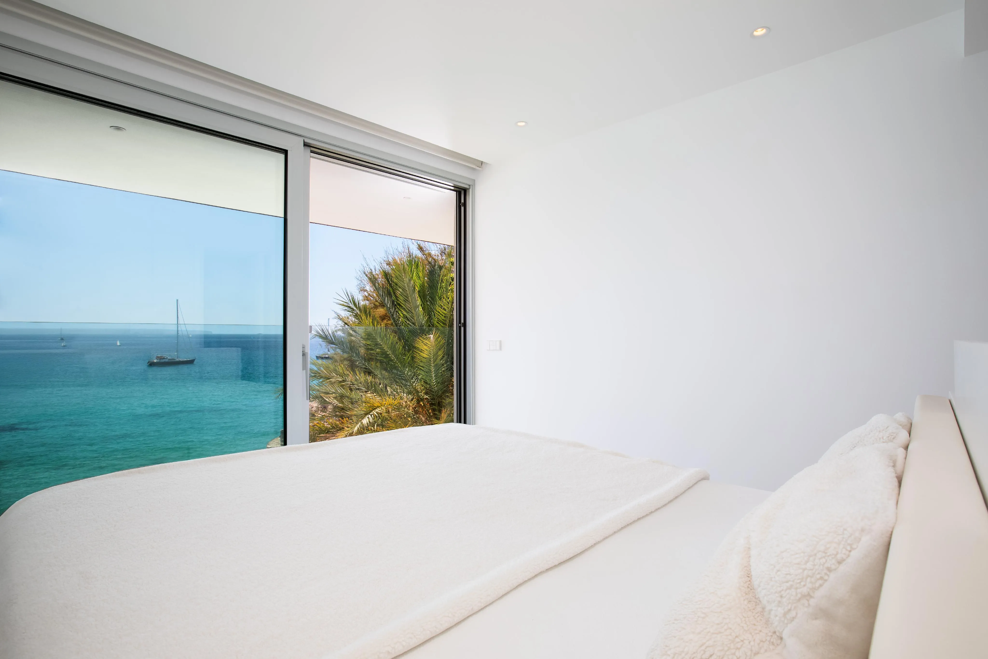 Un été dans un appartement duplex de luxe moderne en première ligne de mer-12