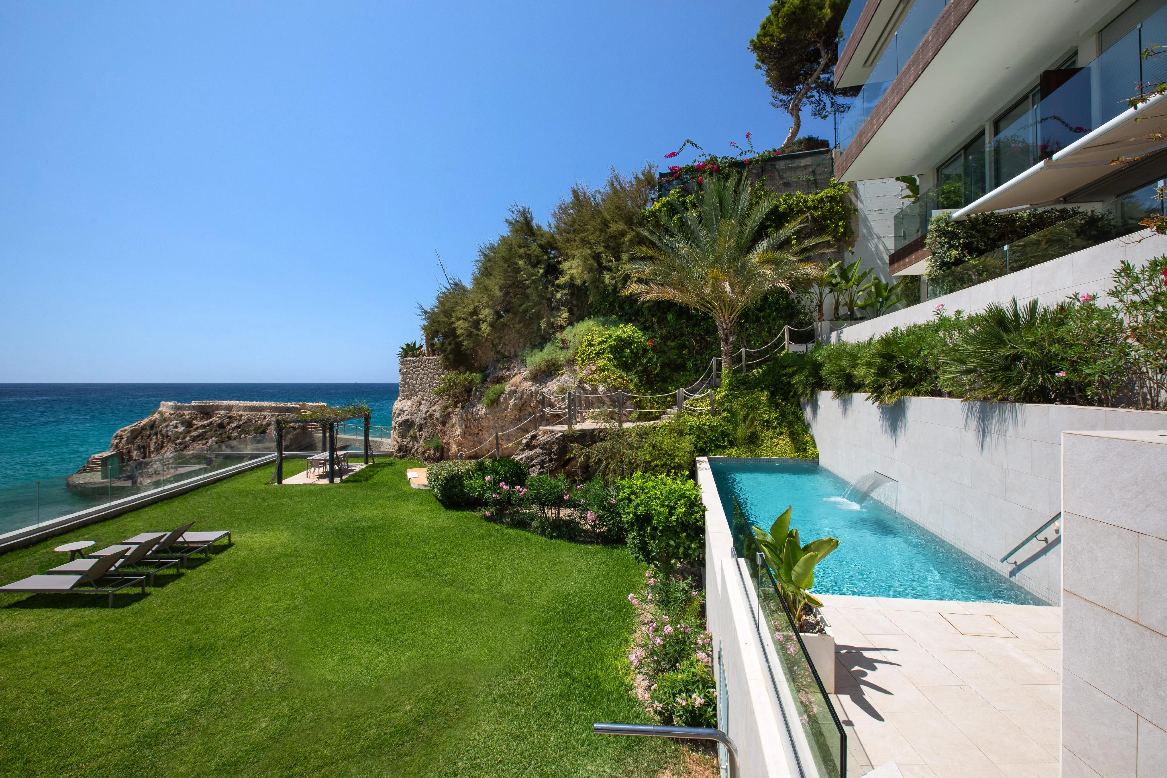 Un été dans un appartement duplex de luxe moderne en première ligne de mer-2