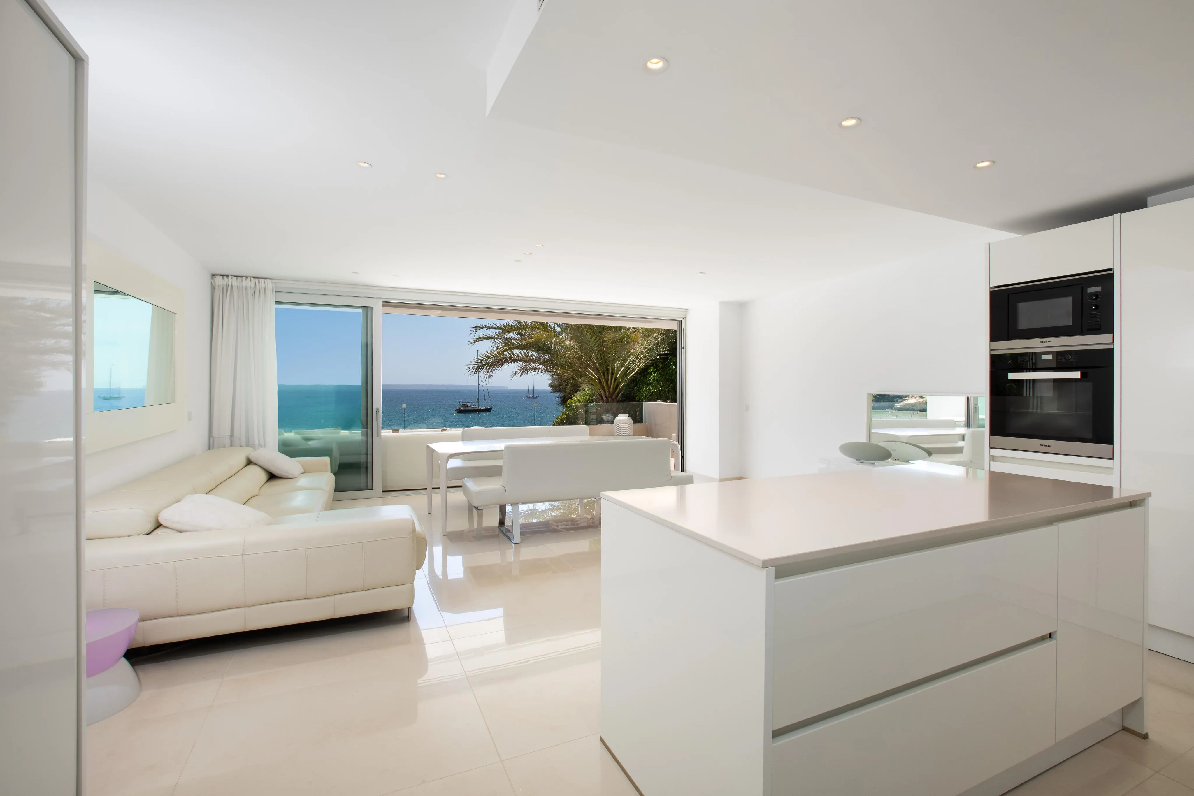 Un été dans un appartement duplex de luxe moderne en première ligne de mer-8