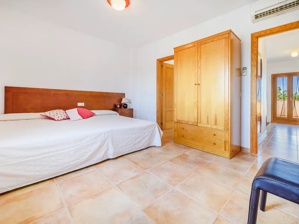 Landhaus mit Natursteinfassade und Privatsphäre in Muro-9