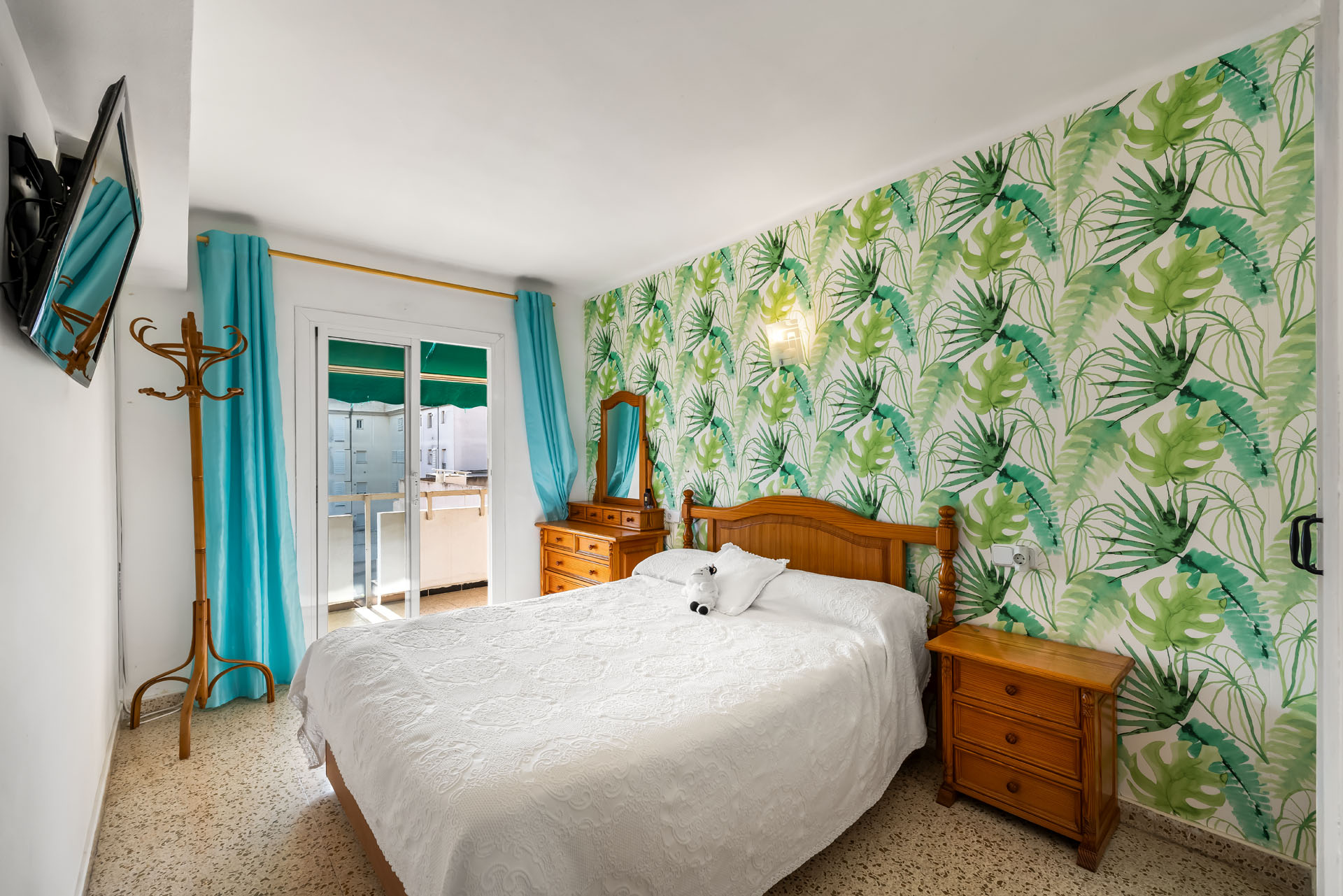 Family-friendly apartment with balcony, walking distance to the beach-6