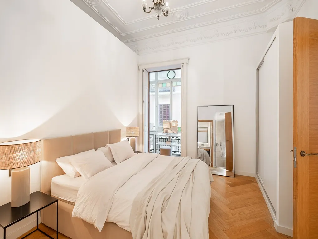 Lluciós pis amb terrat compartit-11